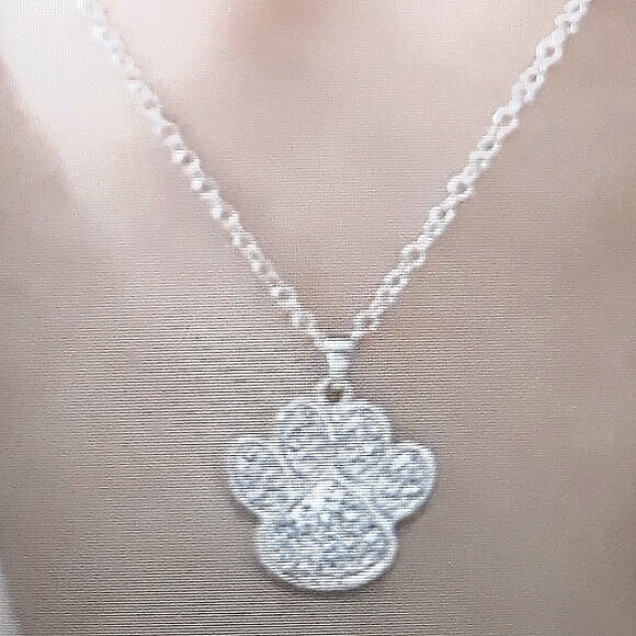 Paw Print Cat Dog Crystal Rhinestones Silver Paw Pendant Necklace NEW - Picture 1 of 16